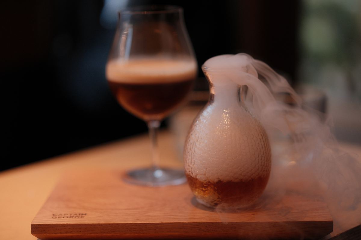 咖啡美酒系列第 2 张摄影作品